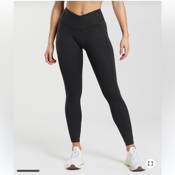 Gymshark black crossover leggings - Picture 1 of 7